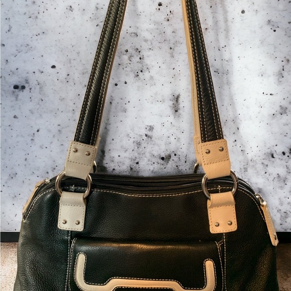 EUC Tigananello Black Leather/Silver hardware Shoulder Bag - Picture 1 of 7